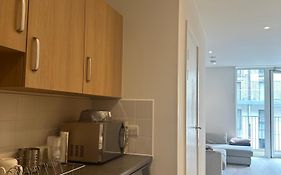 Cosy Thameside Retreat In North Greenwich